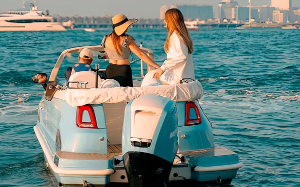 Аренда катера Fiat 500 Boat в Дубае